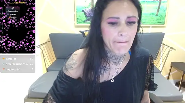 Chat XXX en directo de Roxanne_vale