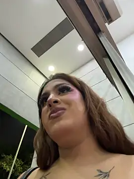 Monserrat_Trans22 élő XXX-chatje