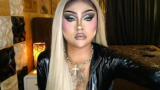 צ'אט XXX בשידור חי של MassiveCockTrans