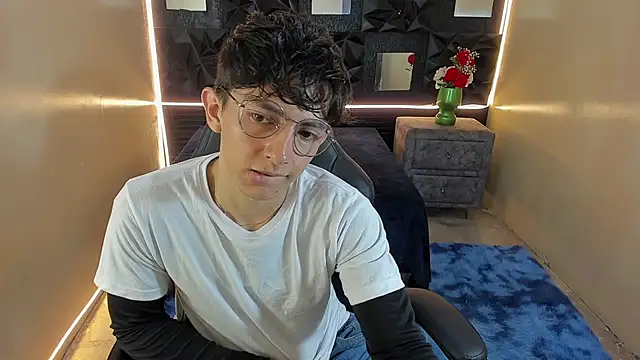Živý XXX chat ElanGiraldo