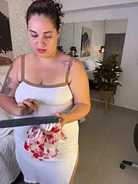 Chat +18 de Mia__Navarro98__ ao vivo