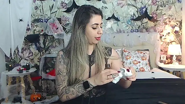 RoseDiamond06 Adlı Modelin Canlı XXX Sohbeti