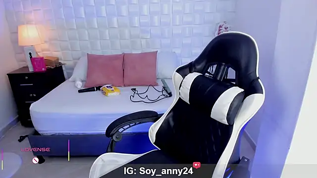 anny_rouse24's Live XXX Chat