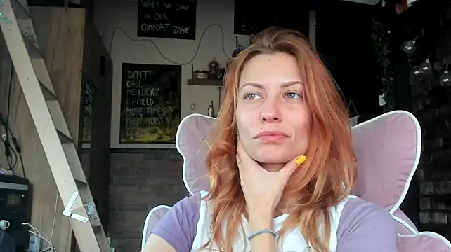 karo123421 Adlı Modelin Canlı XXX Sohbeti