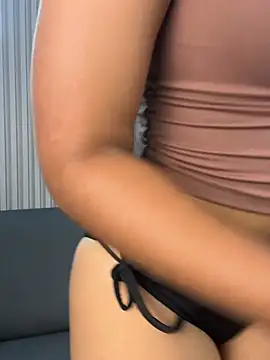 Almilu Adlı Modelin Canlı XXX Sohbeti