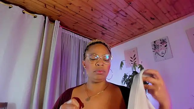 Imlauraa Live XXX Chat