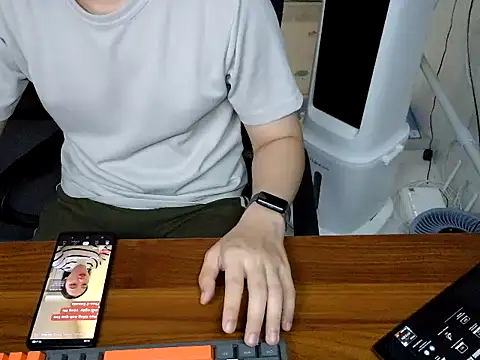 XXX chat uživo modela Louis_Caox