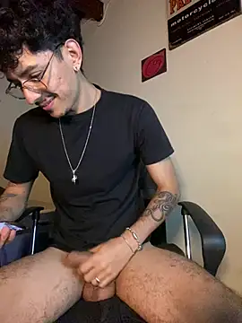 Chat +18 de oreuk_dv ao vivo