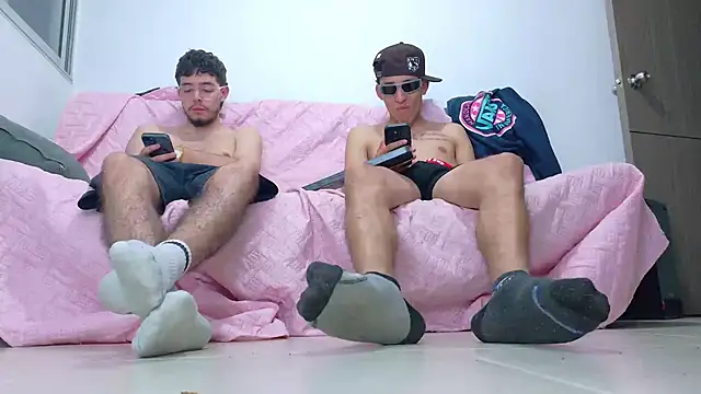 צ'אט XXX בשידור חי של bully_boss