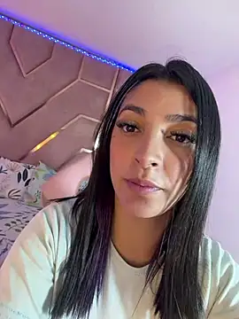 -Natalia_888's Live XXX Chat