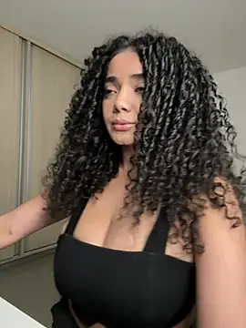 แชท XXX สดของ Curlyierr