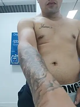 XXX chat uživo modela papi_semental