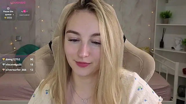 Shy_Polly Chat XXX in diretta