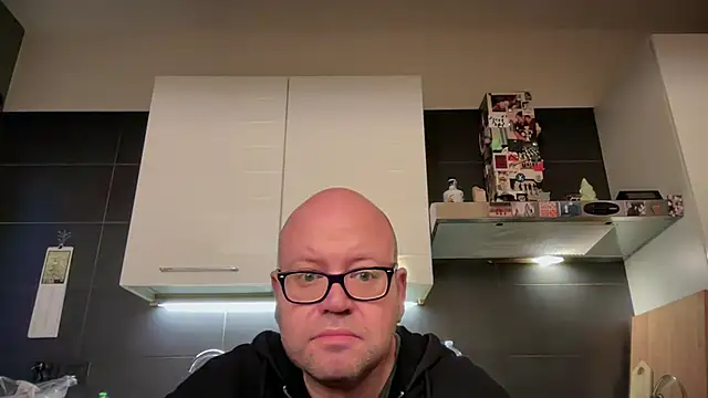 Chat +18 de theitalianbear ao vivo