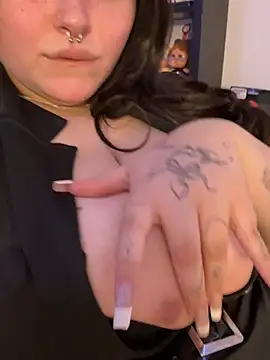 Evemeqt Adlı Modelin Canlı XXX Sohbeti