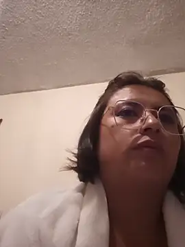Amylaaa_ Chat XXX in diretta