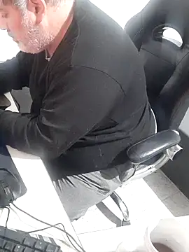 12Paradarten Live XXX chat