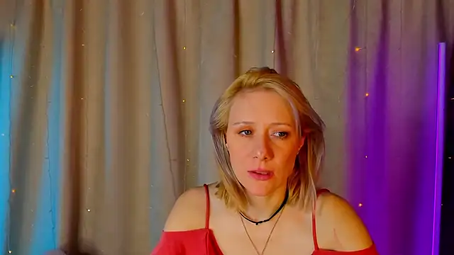 NikaBond's Live XXX Chat