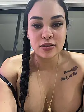 FOX_LATINA Adlı Modelin Canlı XXX Sohbeti
