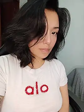 _Alele_ XXX чат на живо