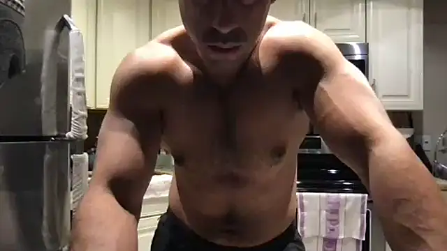 BigGuyMuscle লাইভ XXX চ্যাট