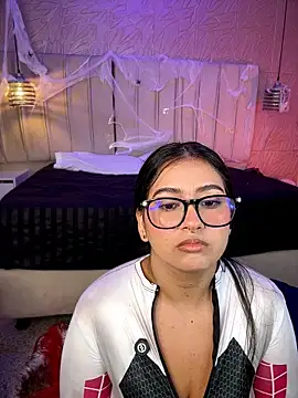 lilithst_ Adlı Modelin Canlı XXX Sohbeti