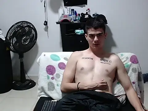 Zac_Efront live XXX chat