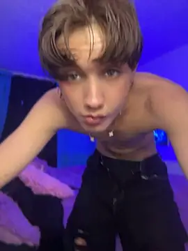 Helly_BOss7 – Naživo XXX chat