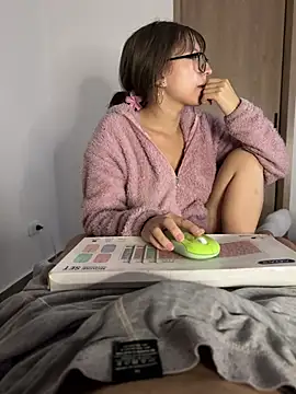 Stiven_2_ Live XXX-Chat