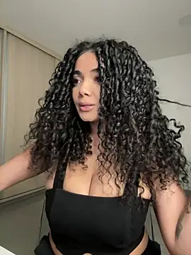 Curlyierr's Webcam Show