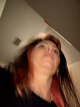 MarlaFknSinger XXX чат на живо