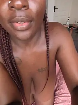bustytemptress1's Live XXX Chat