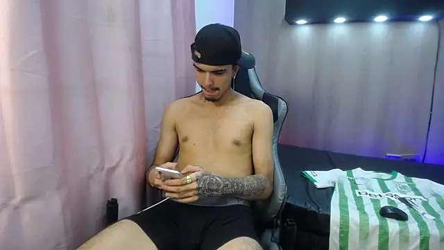 Tayson_Hot – Naživo XXX chat