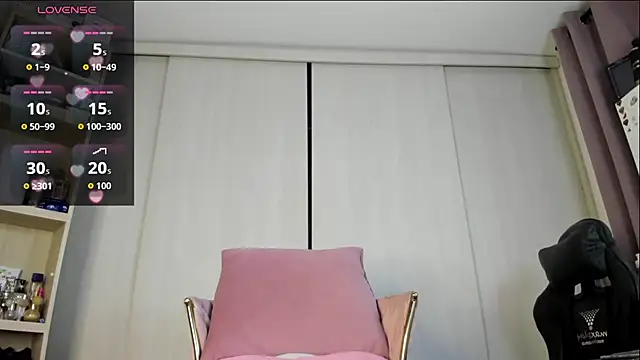 REAL_SCARLETBRIGHT's Live XXX Chat