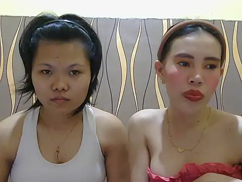 YoungLovers4u's Live XXX Chat
