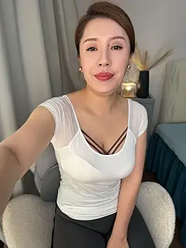 Doudou-a's Live XXX Chat