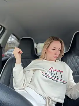 LavenderHot's Live XXX Chat