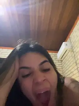 Nandahotcasada's Live XXX Chat