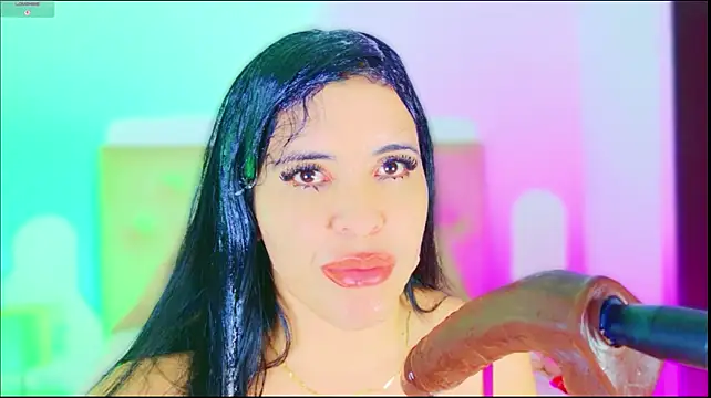 CharlootteEvans' Live XXX Chat