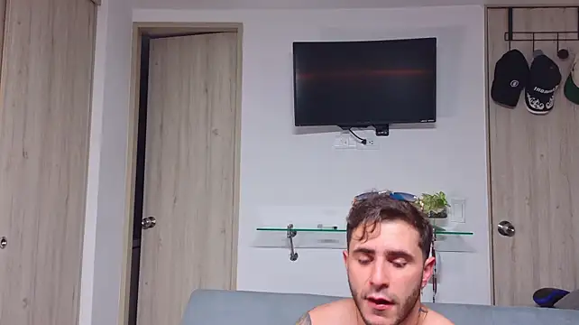 Latino_stud4u 웹캠 쇼