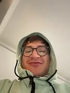 Онлайн чат XXX Hassbyd