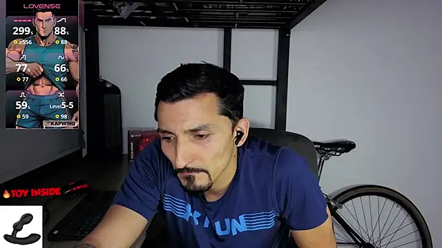 Marck_Muscle élő XXX-chatje