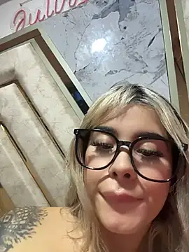 Živý XXX chat YouCandiSumisa