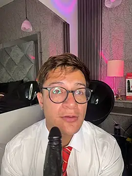 Chat +18 de Hassbyd ao vivo