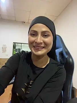 aisha_k: απευθείας συνομιλία ΧΧΧ
