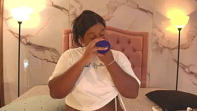 Emily_Brown18's Live XXX Chat