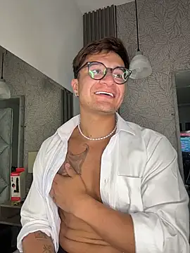Hassbyd 라  이브 XXX 채팅