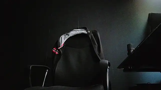 FelixStarkk Adlı Modelin Canlı XXX Sohbeti