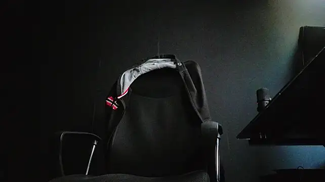 FelixStarkk Adlı Modelin Canlı XXX Sohbeti