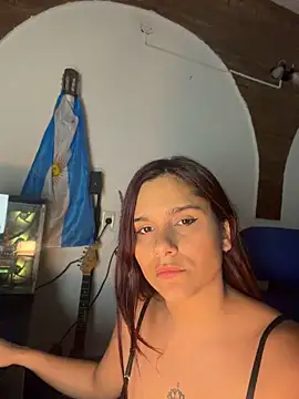LuciaLatina live XXX chat
